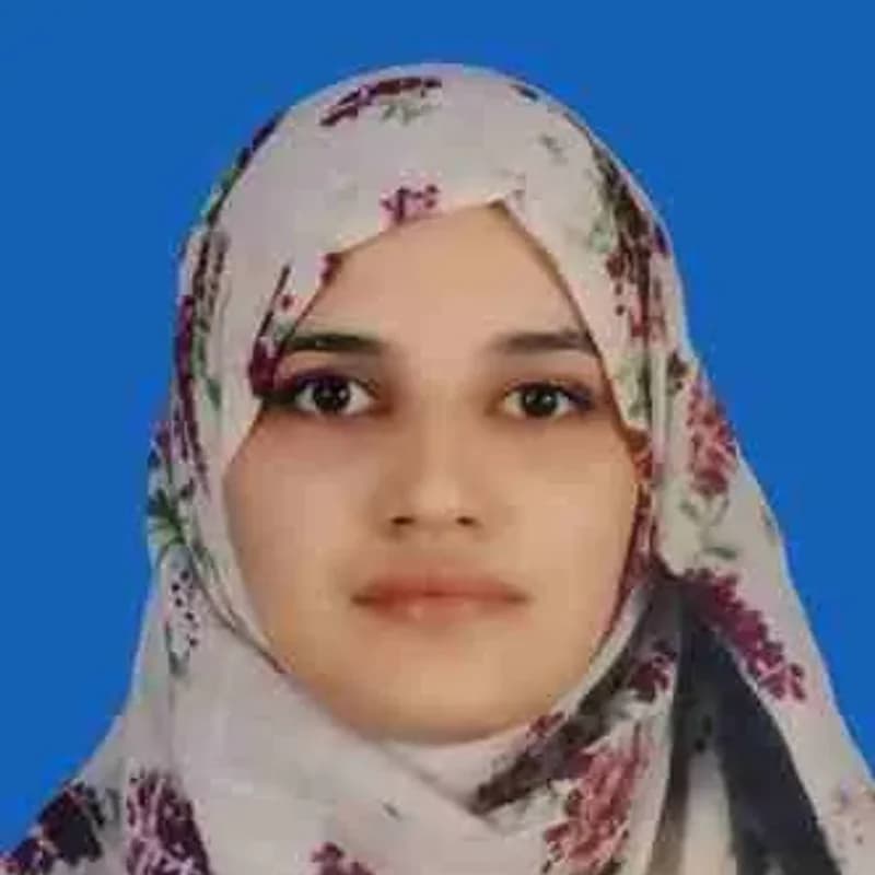 Aina Khan