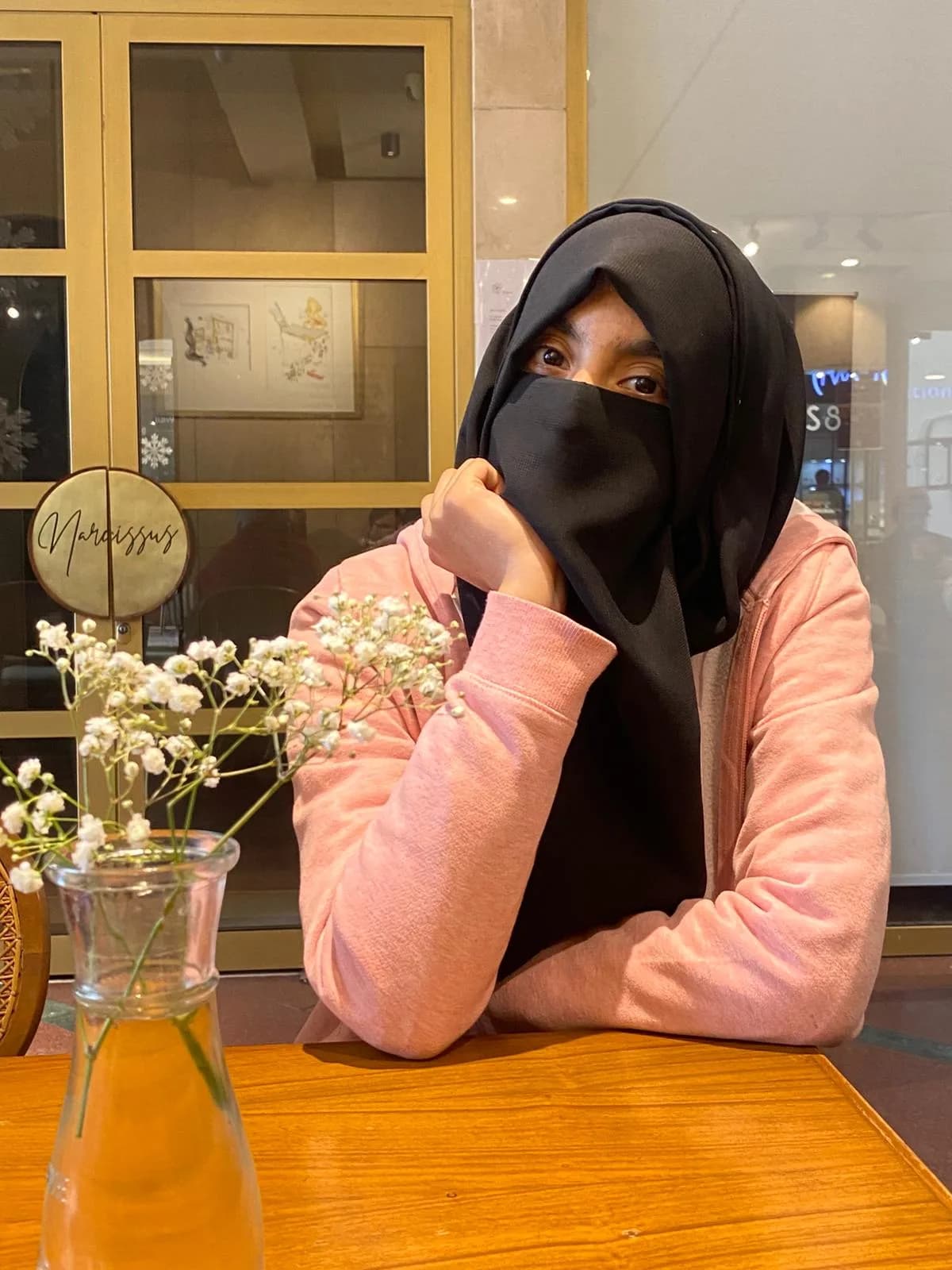 Alishba khan