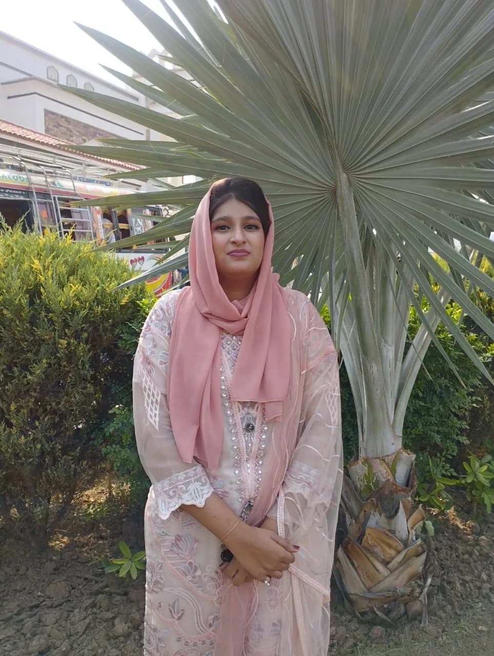 maryam falak sheer